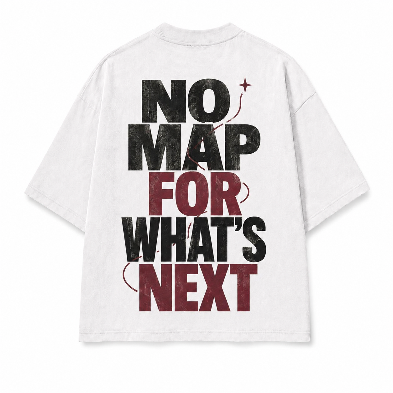 Retro della t-shirt bianca NOVERA No Map con grafica tipografica nera e bordeaux