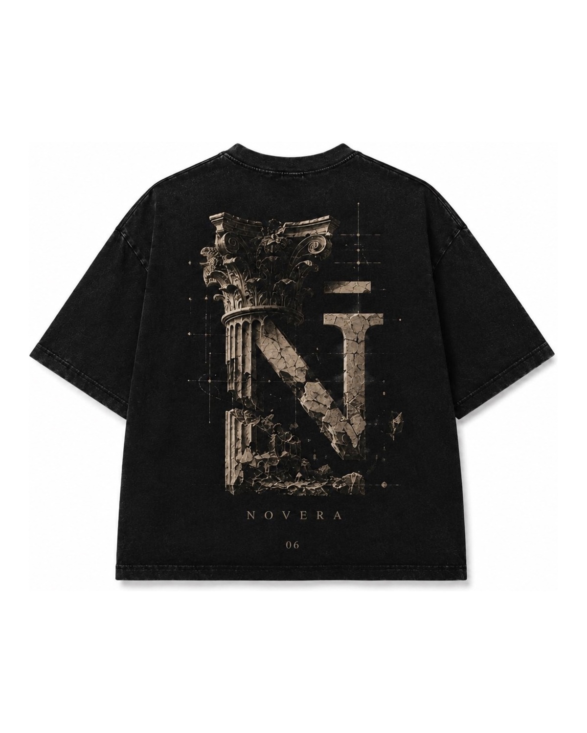 Retro della t-shirt nera NOVERA Nocturne Ruin con capitello e lettera N